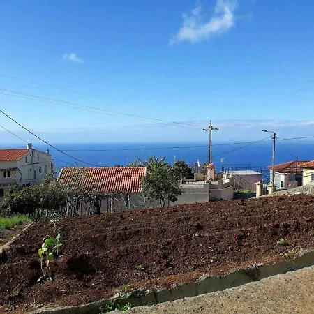 Charming House In With Sea View! *