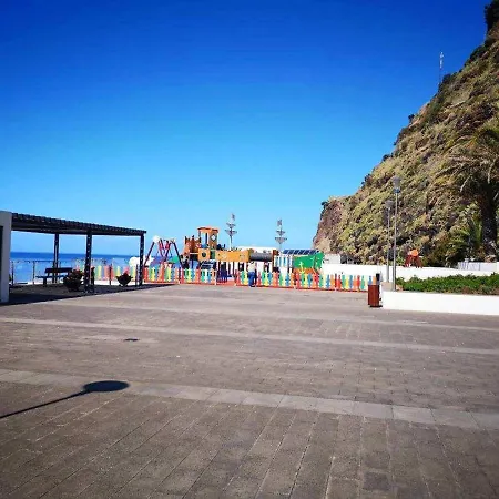 Charming House In With Sea View! Calheta (Madeira)